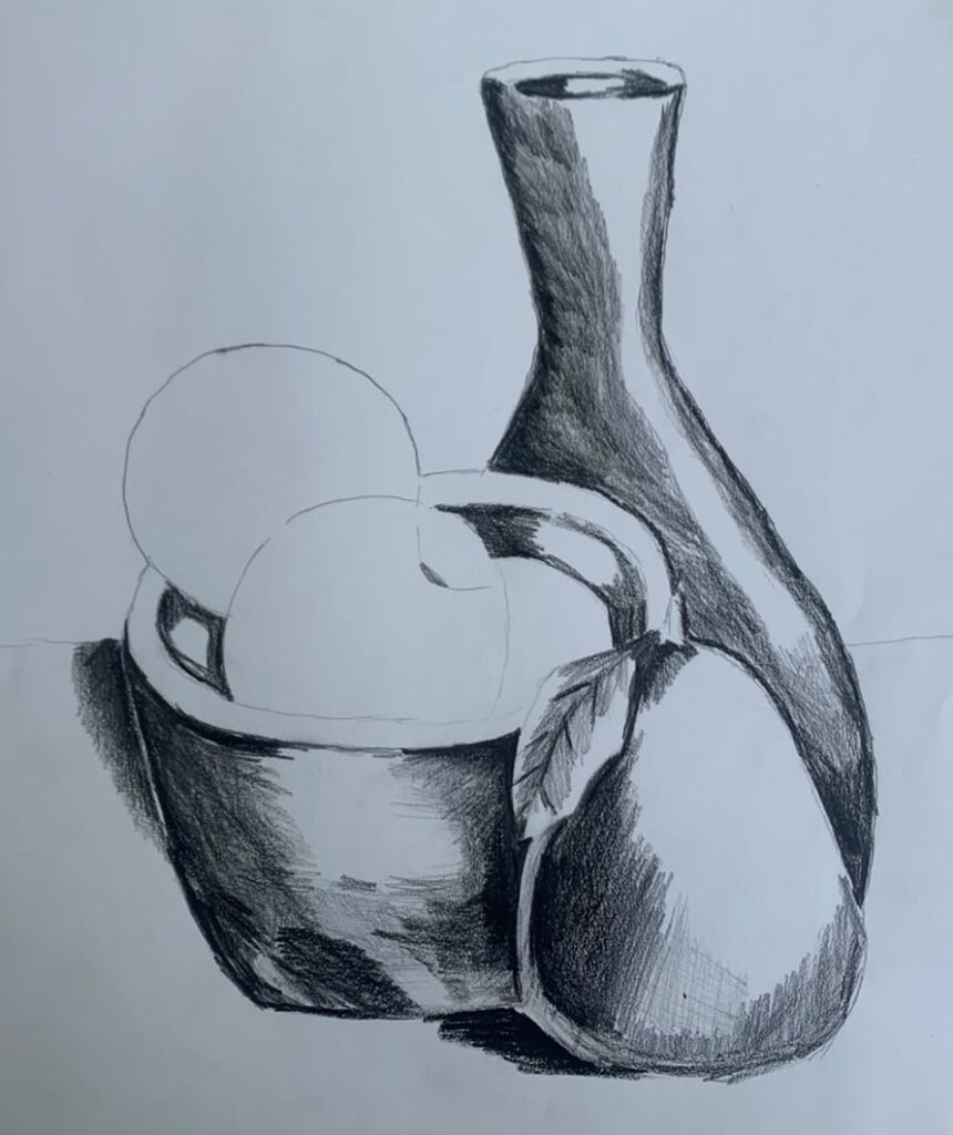Chiaroscuro a matita: brocca, bottiglia e frutta
