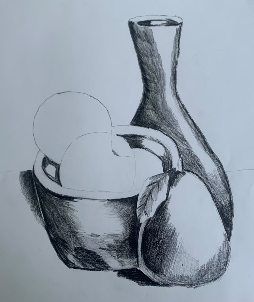 Chiaroscuro a matita: brocca, bottiglia e frutta