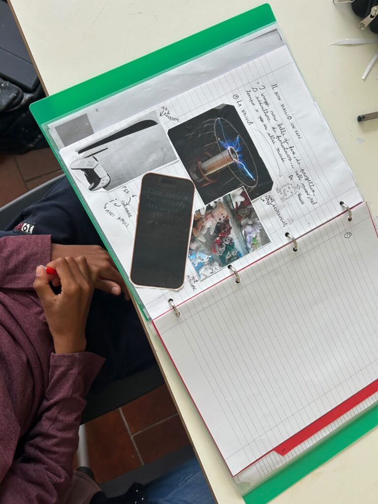 Quaderno con la pagina della valigia
